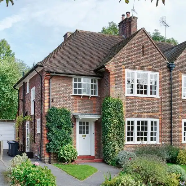 Scenarios 2 Image of UK family home - faulkners scenarios Beaconsfield